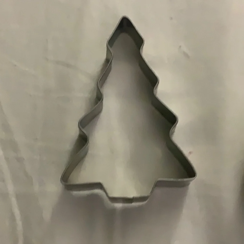 Vintage 4’ Heart, Mini 3’ Tree & Ghost Cookie Cutters EUC